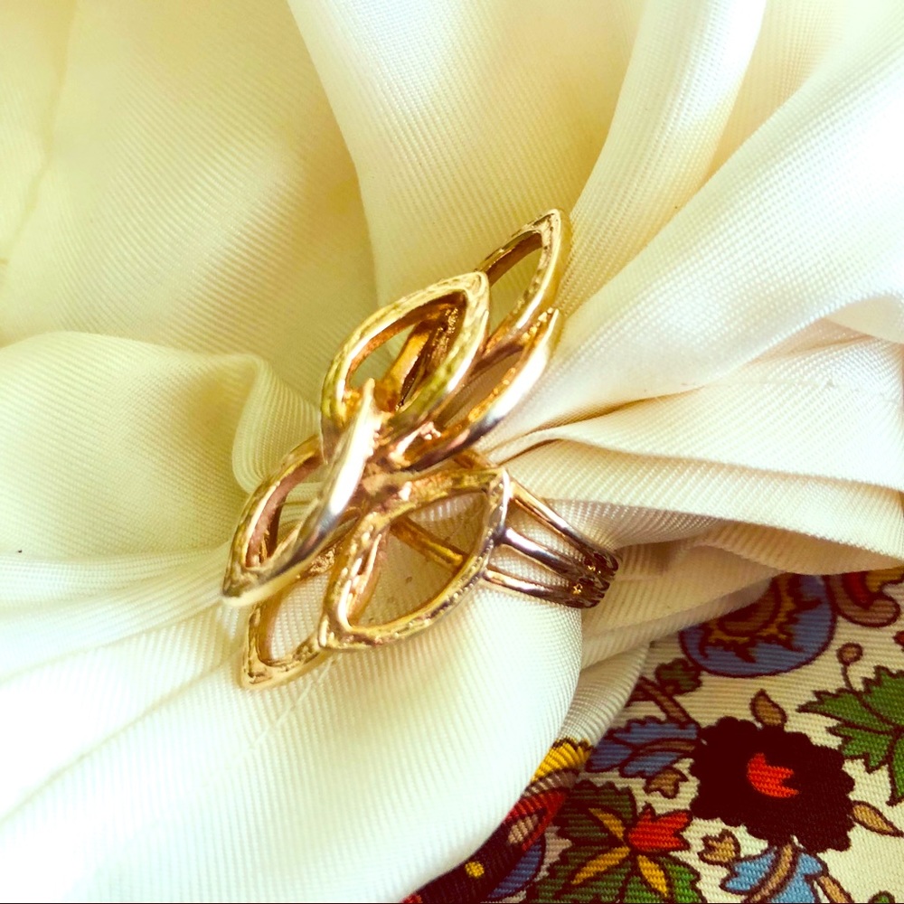 18k HGE Exaggerated Ring